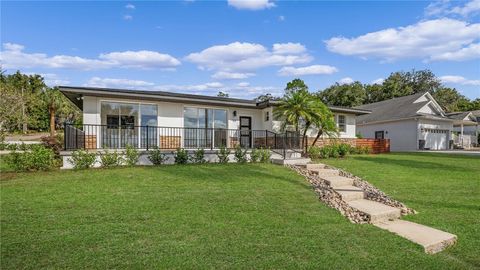 A home in EUSTIS