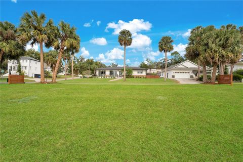 A home in EUSTIS