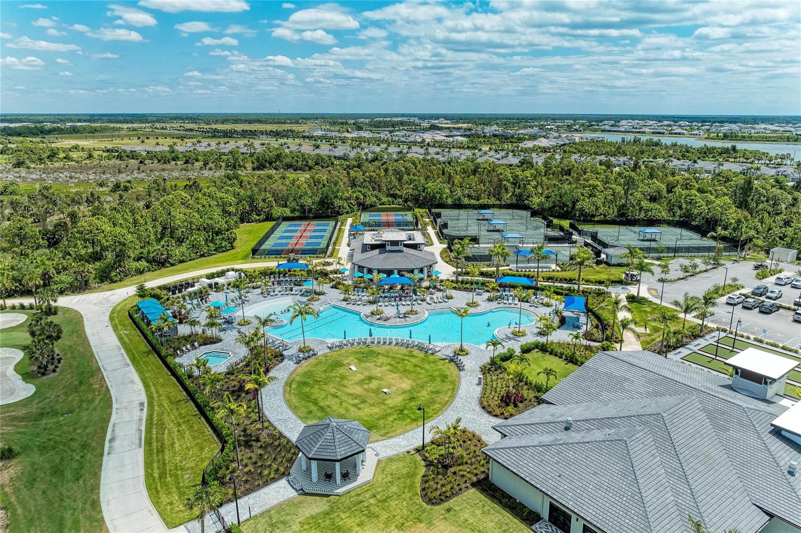 WELLEN PARK GOLF AND COUNTRY CLUB - Residential