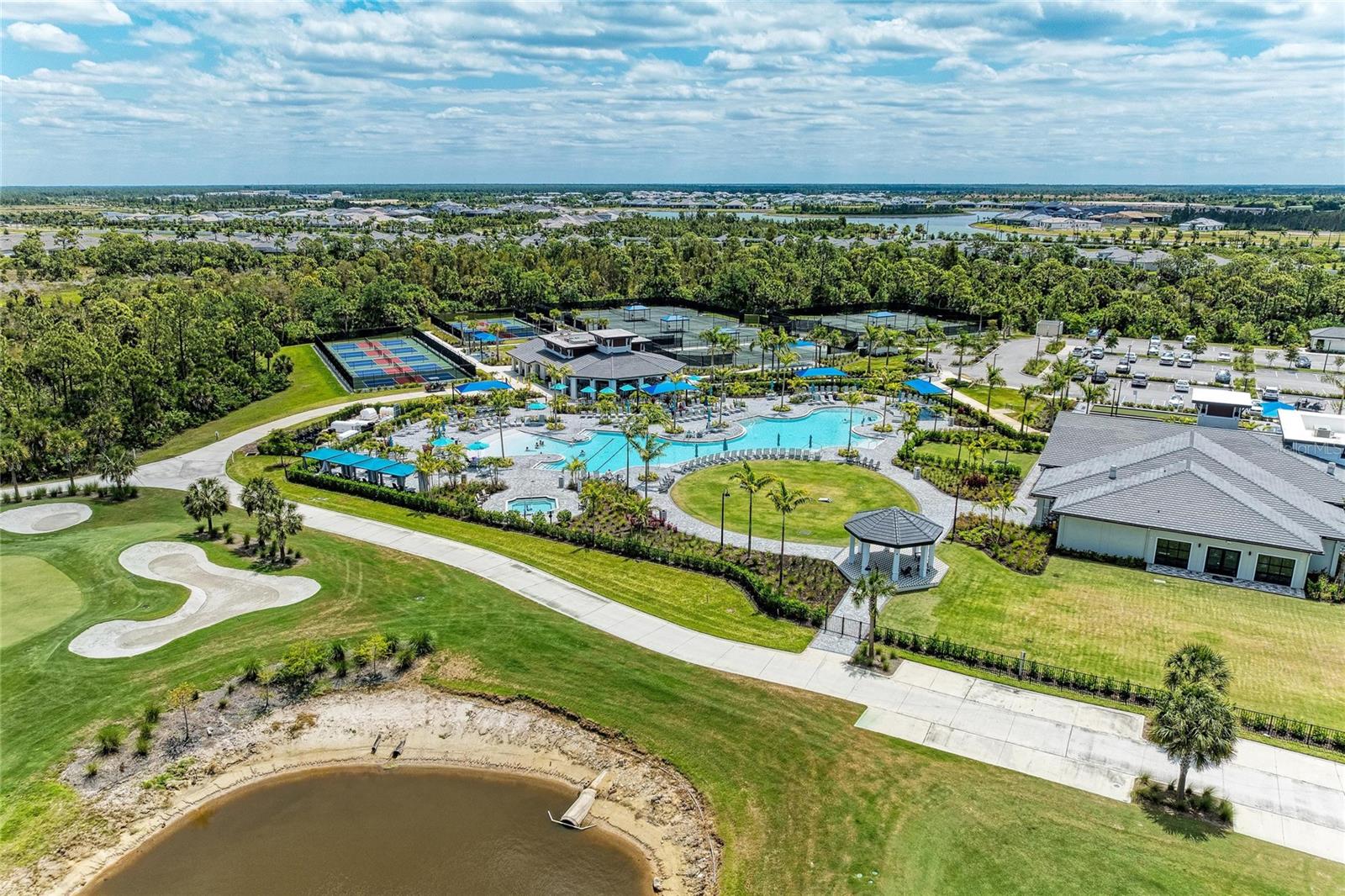 WELLEN PARK GOLF AND COUNTRY CLUB - Residential