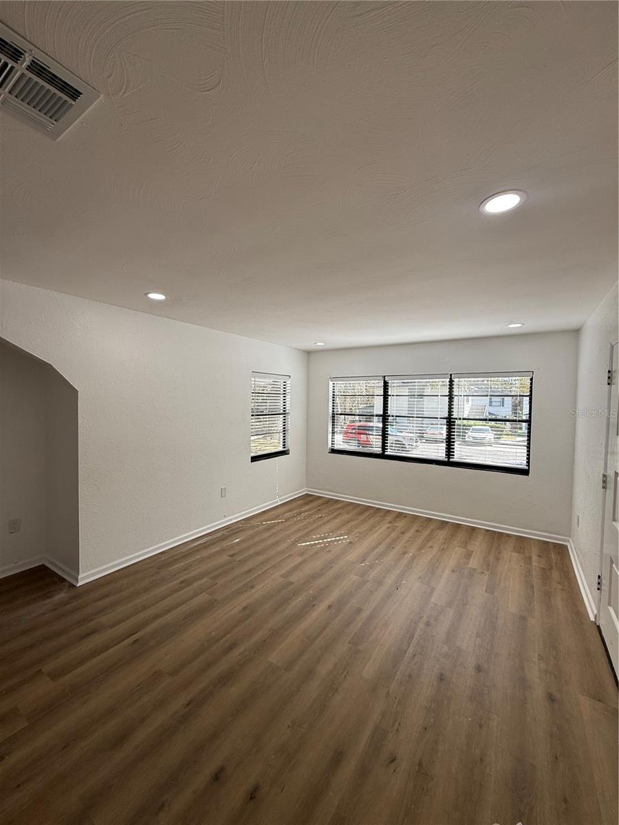 LEESBURG KNOTTS ADD - Residential
