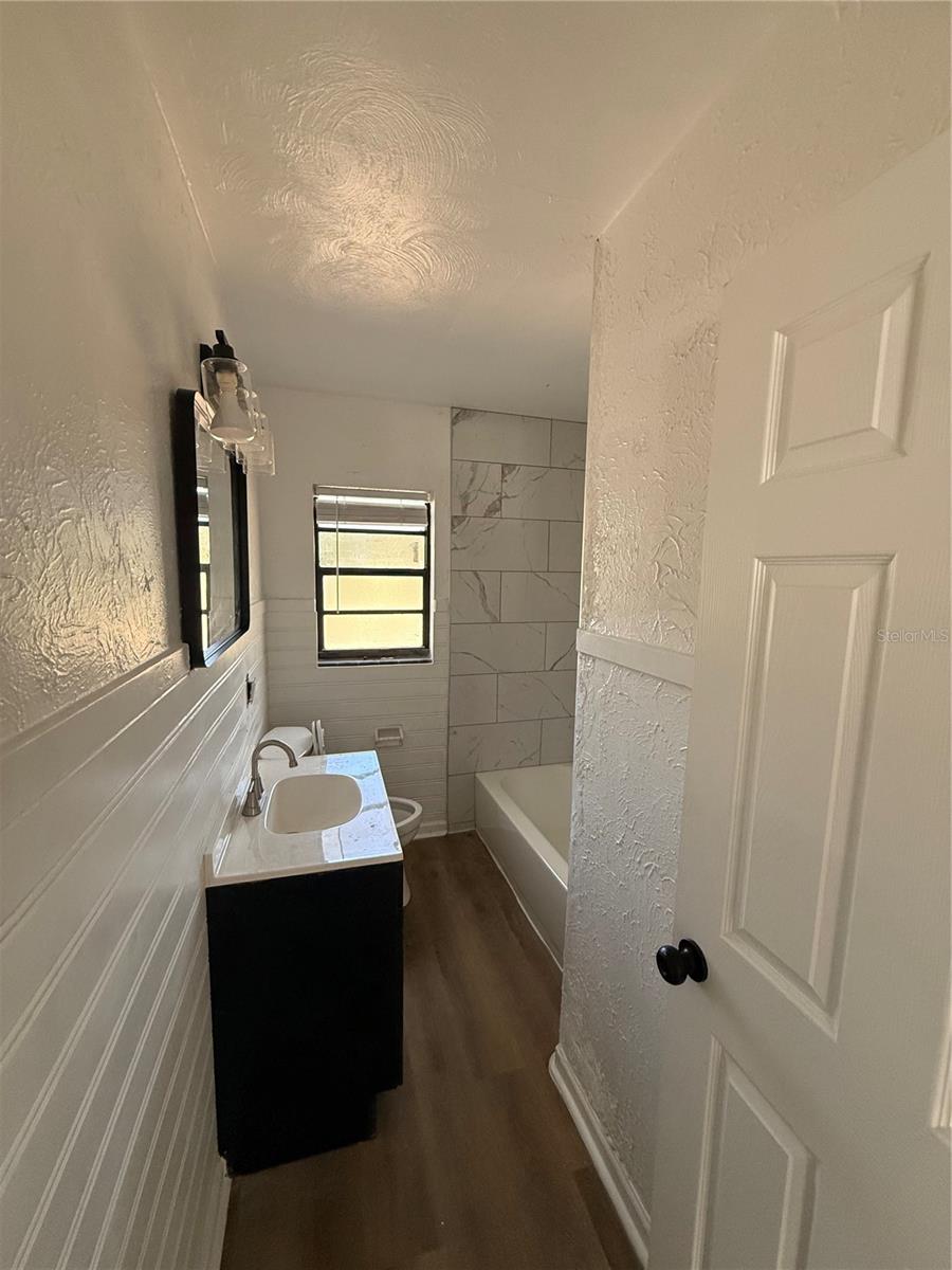 LEESBURG KNOTTS ADD - Residential