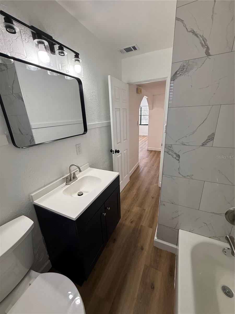 LEESBURG KNOTTS ADD - Residential