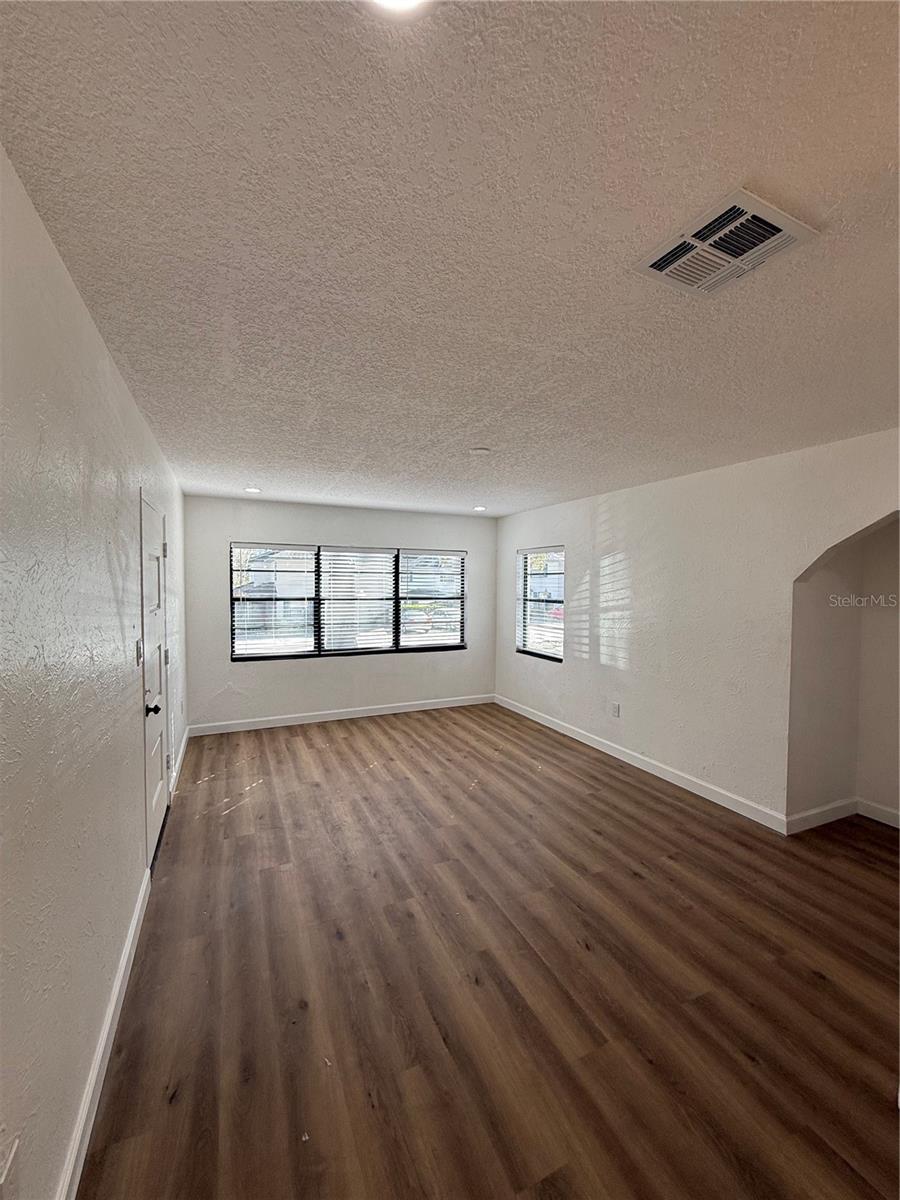 LEESBURG KNOTTS ADD - Residential