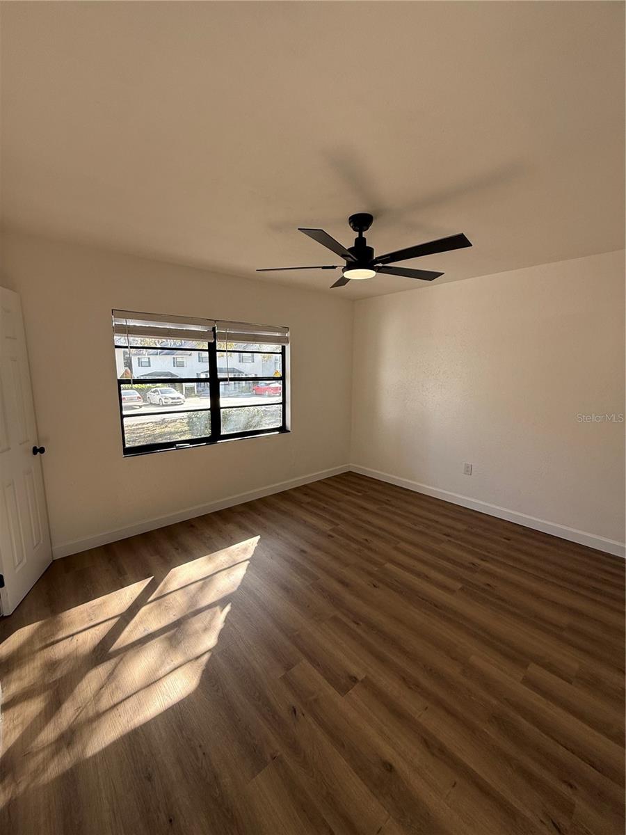 LEESBURG KNOTTS ADD - Residential