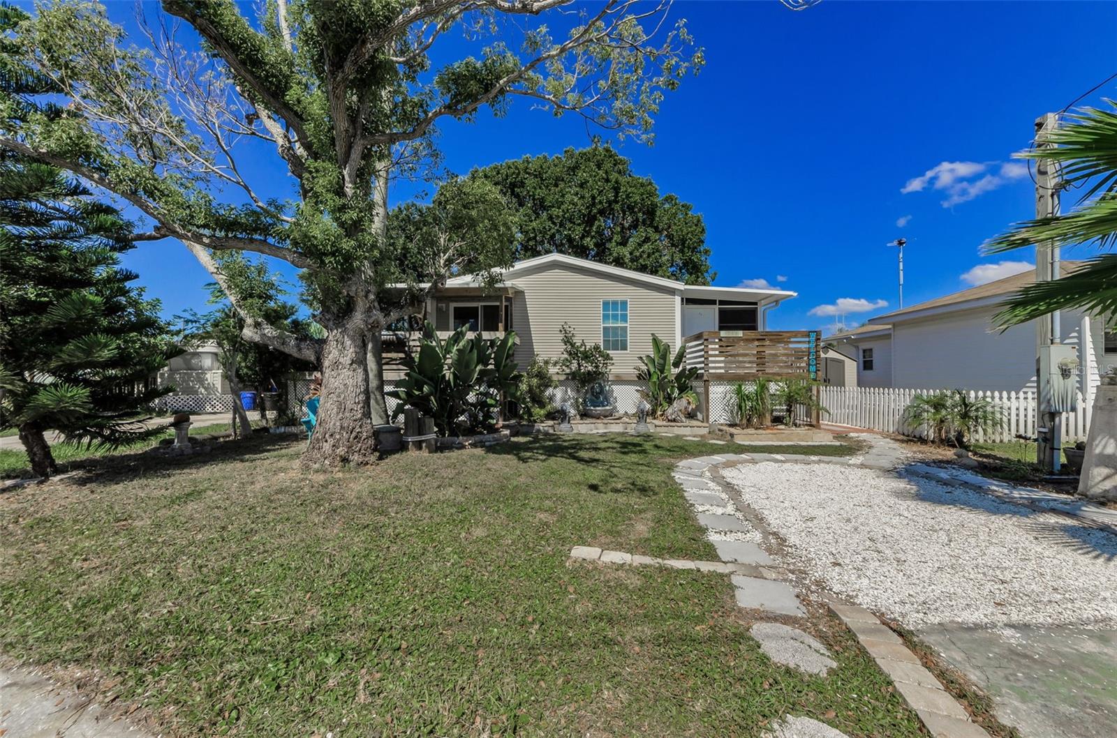 RIVER VILLAGE - Residential