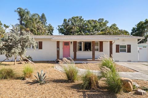 Photo of 220 45th Avenue S, St Petersburg, FL 33705 (MLS # TB8489649)