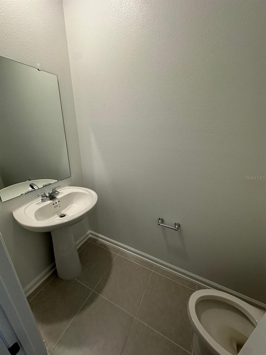 HUNT CLUB/LK WALES PH 1 - Residential Lease