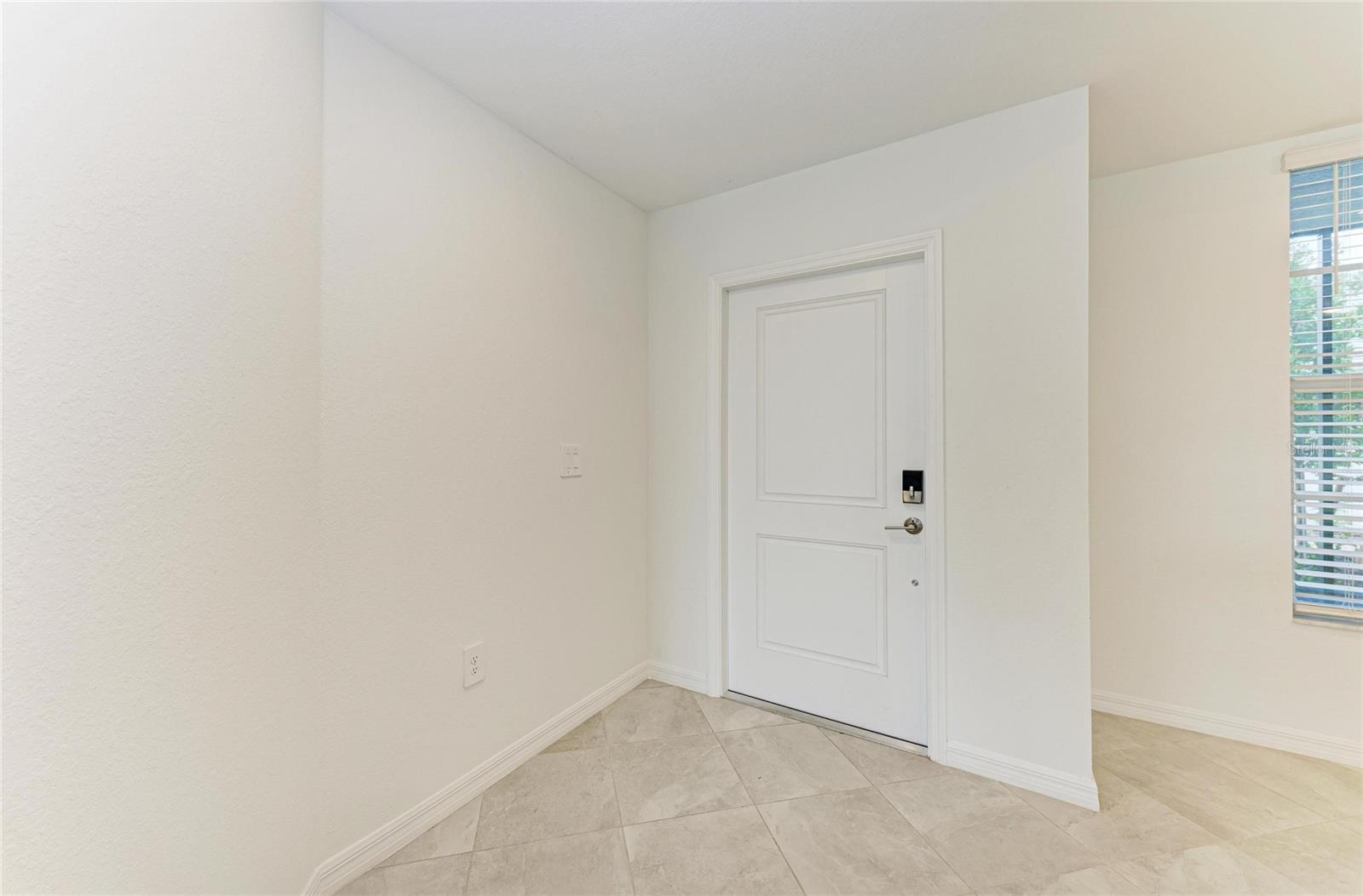 CALUSA COUNTRY CLUB - Residential Lease