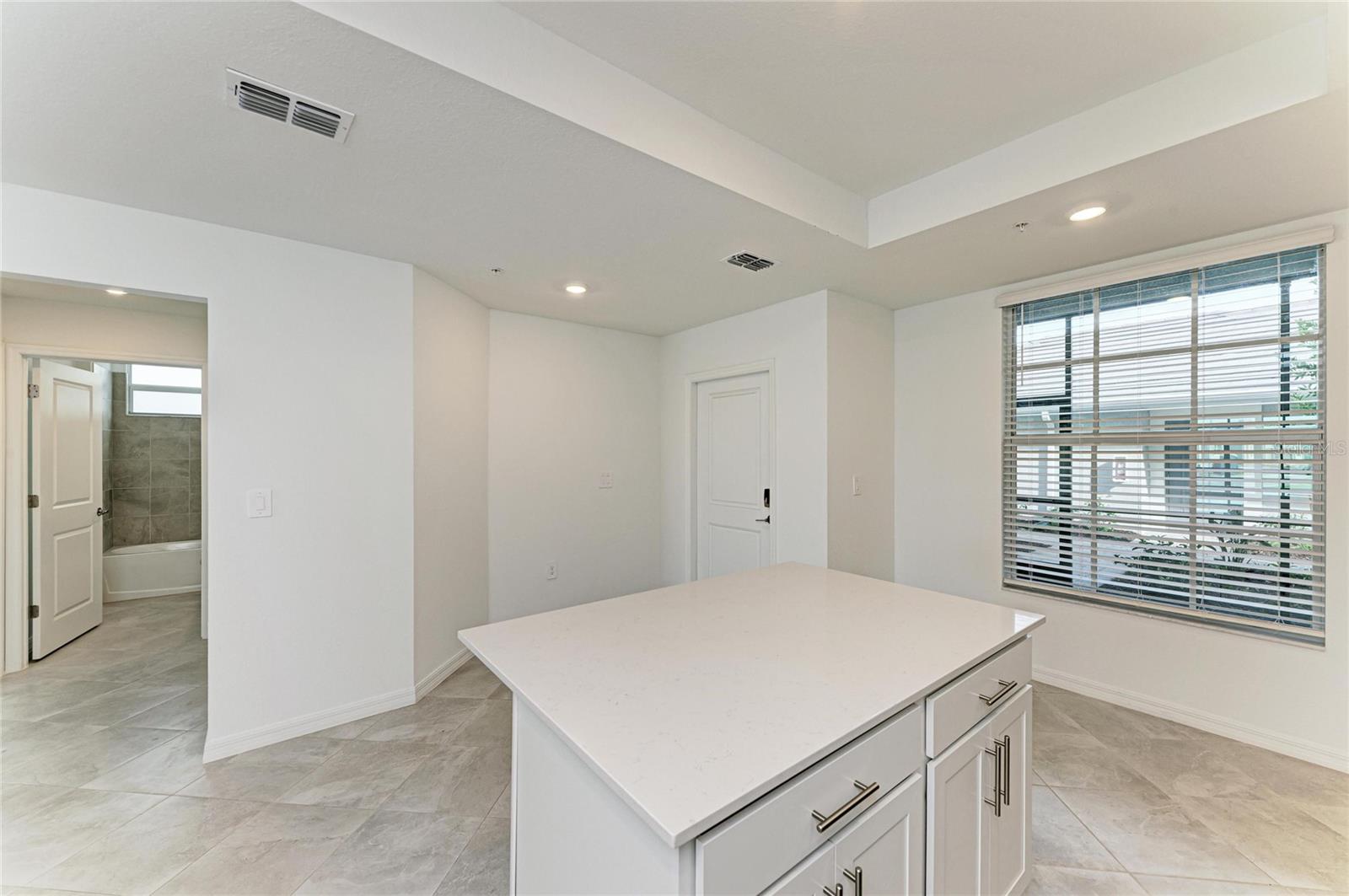 CALUSA COUNTRY CLUB - Residential Lease