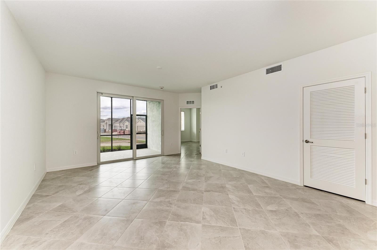 CALUSA COUNTRY CLUB - Residential Lease