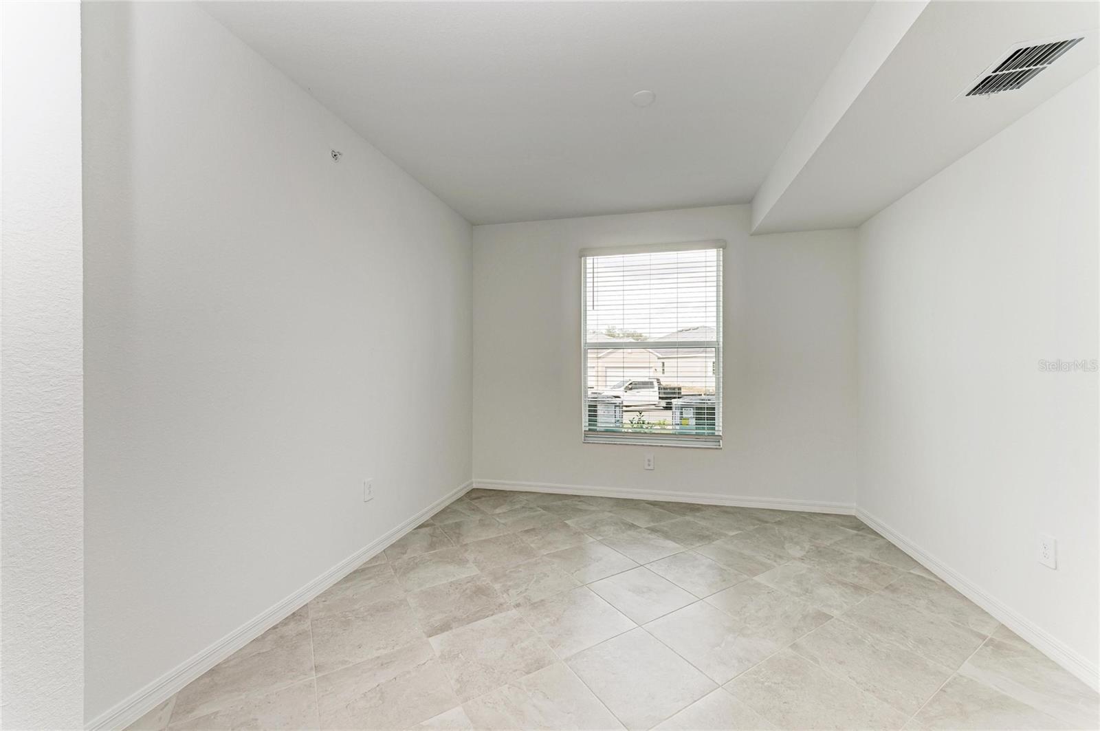 CALUSA COUNTRY CLUB - Residential Lease