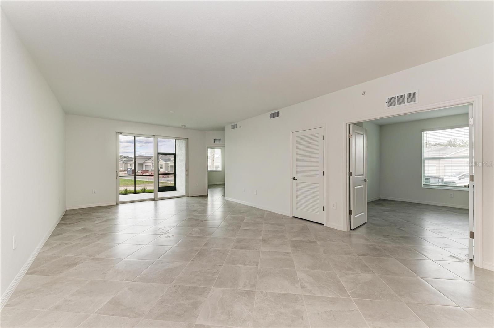 CALUSA COUNTRY CLUB - Residential Lease