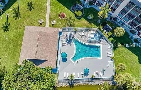 BAYSHORE ON THE LAKE APTS SEC 1 - Residential