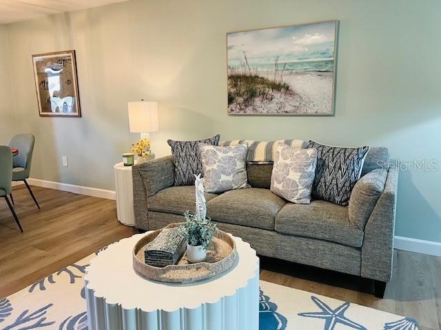 BAYSHORE ON THE LAKE APTS SEC 1 - Residential