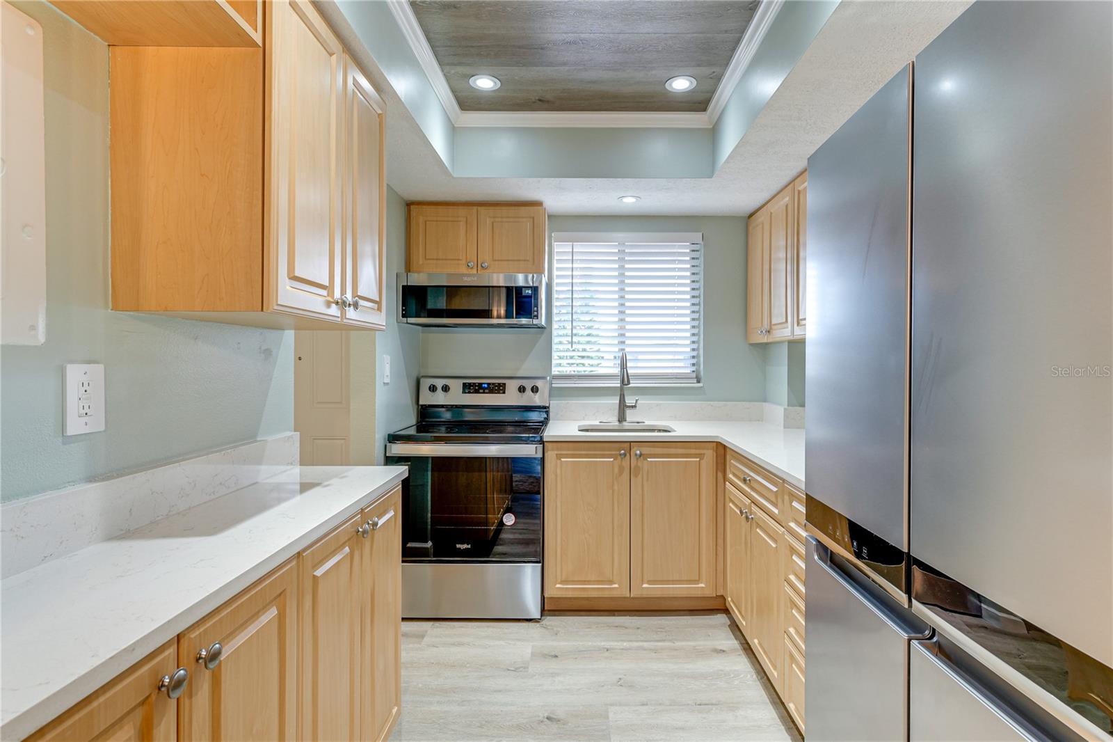 BAYSHORE ON THE LAKE APTS SEC 1 - Residential