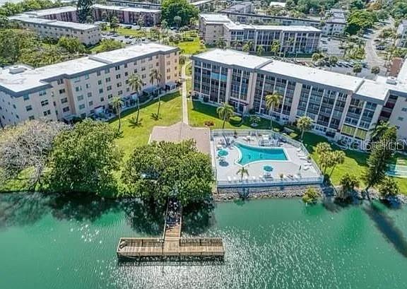 BAYSHORE ON THE LAKE APTS SEC 1 - Residential