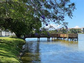 BAYSHORE ON THE LAKE APTS SEC 1 - Residential