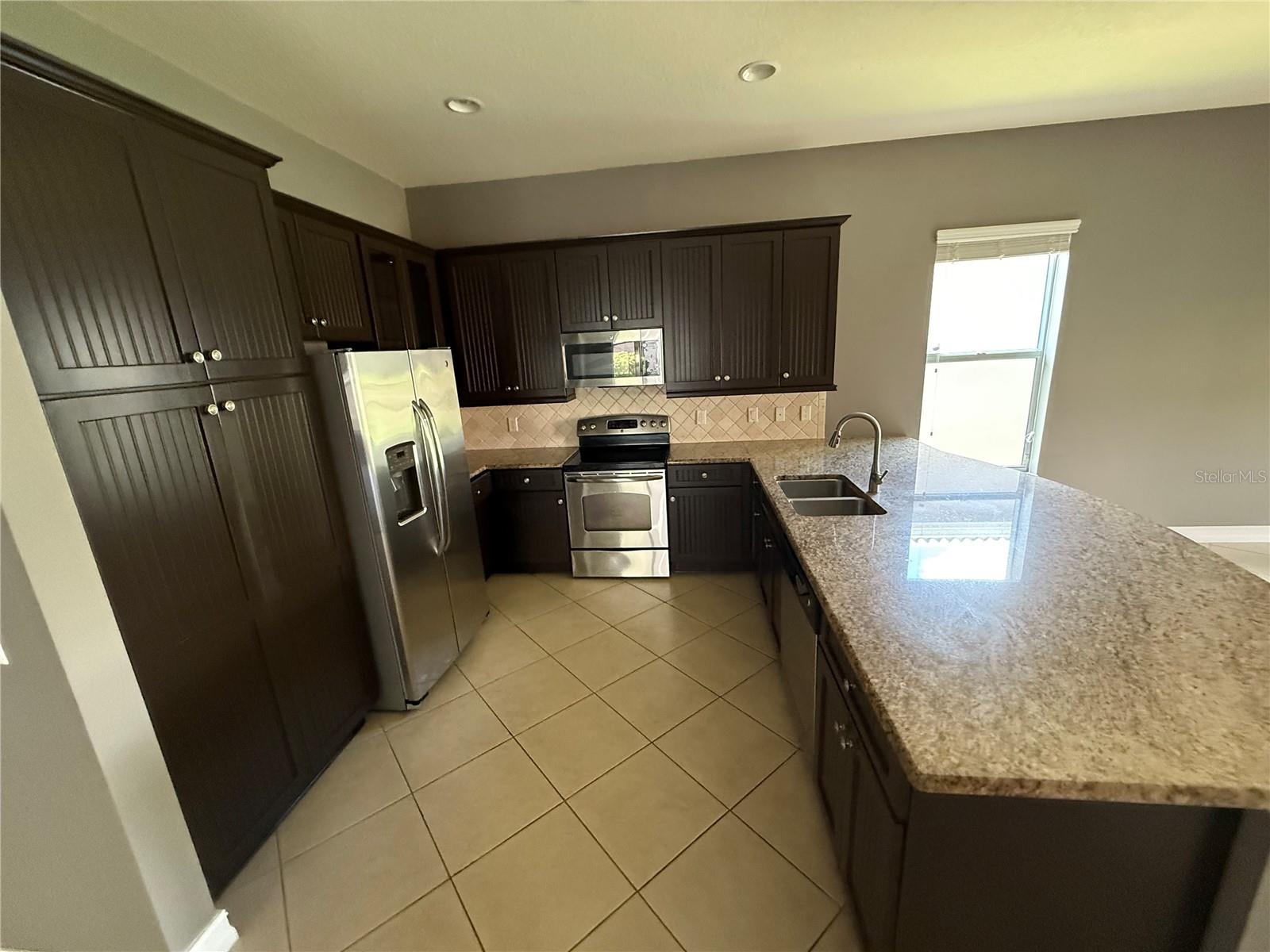 VALENCIA LAKES PH 2 - Residential