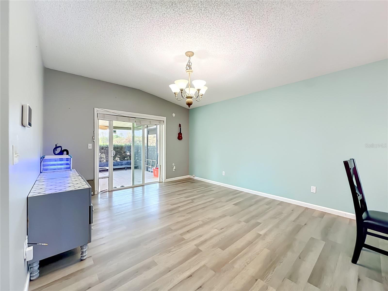 HOLDEN RIDGE - Residential
