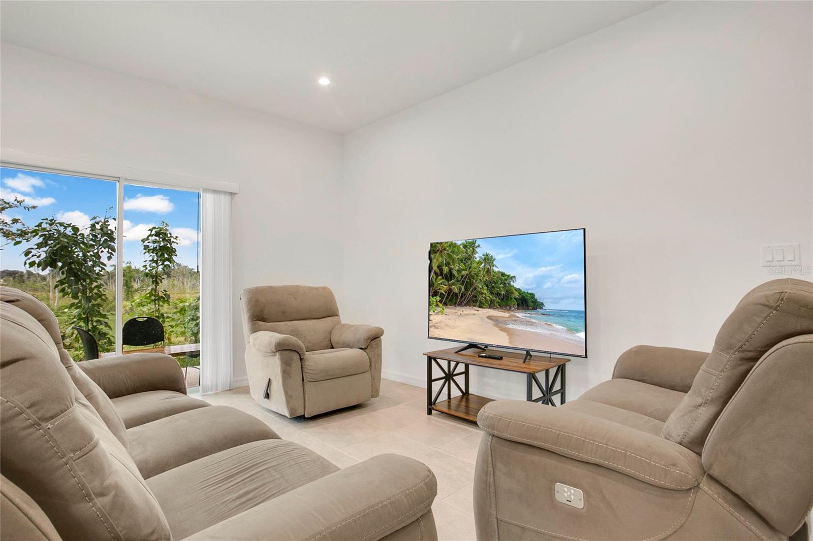 1838 BLUE LAGOON CIRCLE