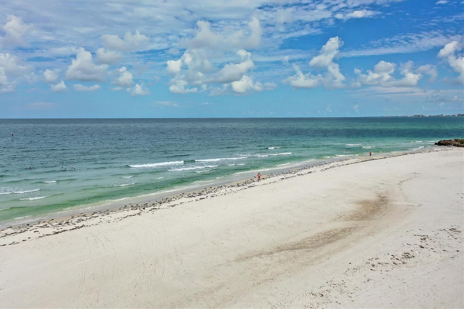 WHISPERING SANDS SEC 3 - Residential