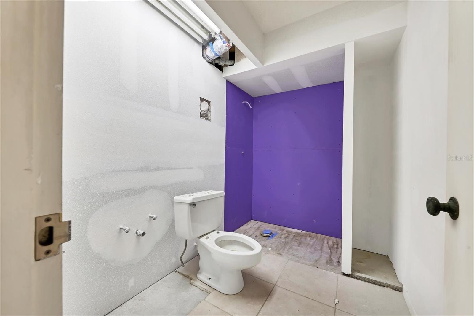 WHISPERING SANDS SEC 3 - Residential