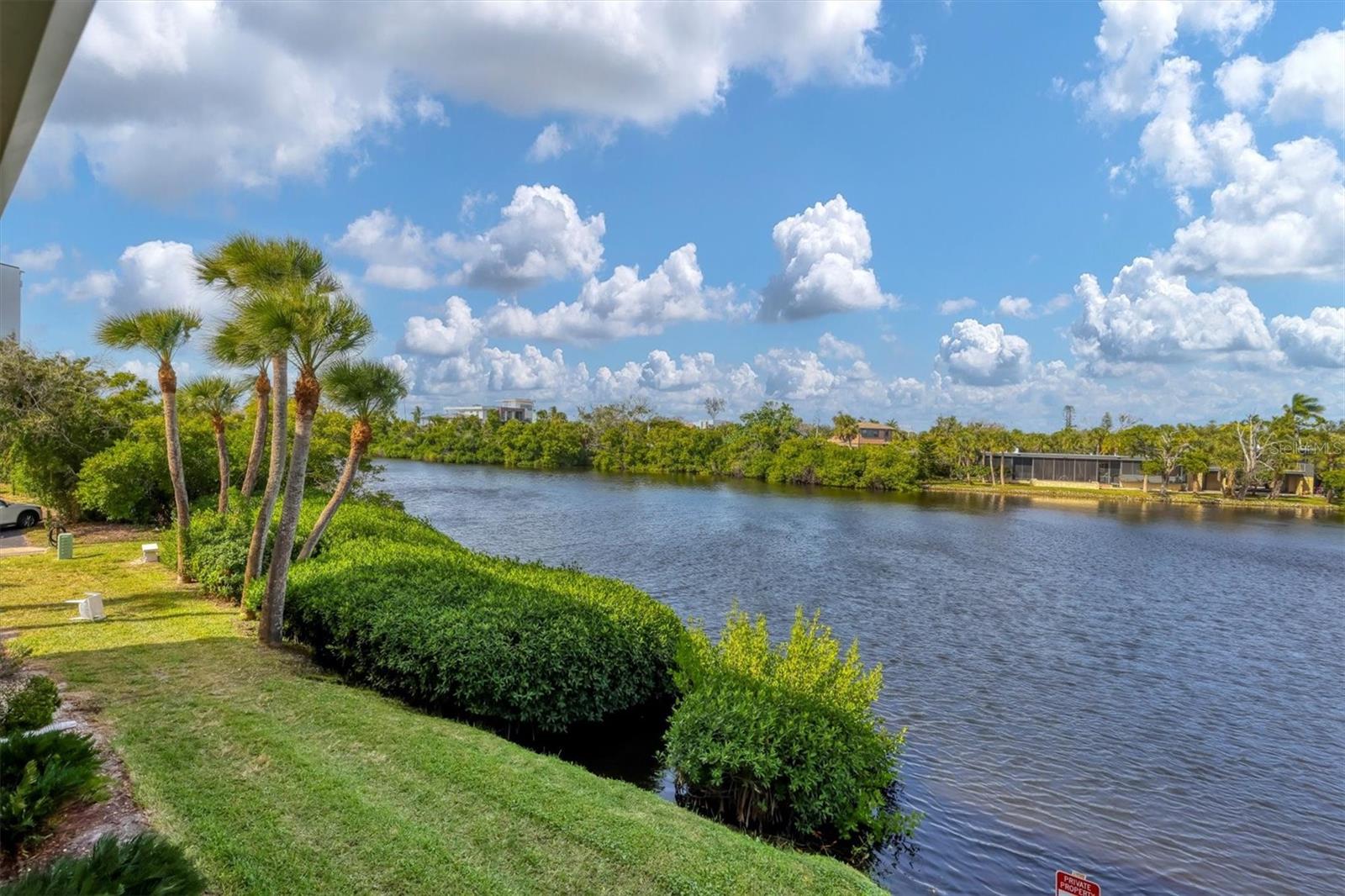 WHISPERING SANDS SEC 3 - Residential