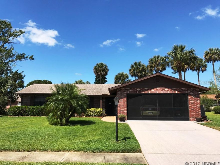 Beautifully maintained 2 br/2 bath concrete block construction home in desirable Georgetowne subdivision.  Updated kitchen appliances, double garage w/slider screen, Chattahoochee stone entry sidewalk and front porch, stamped concrete driveway and porch, breakfast bar and nook off of kitchen, formal dining room/living room combo, split bedroom plan--this home is in move in condition. ;Water: City