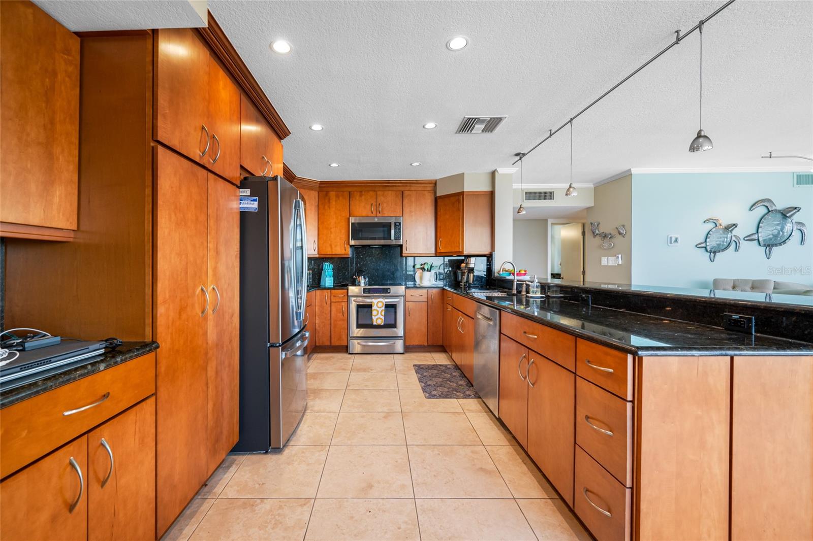 MANSIONS BY THE SEA CONDO - Residential