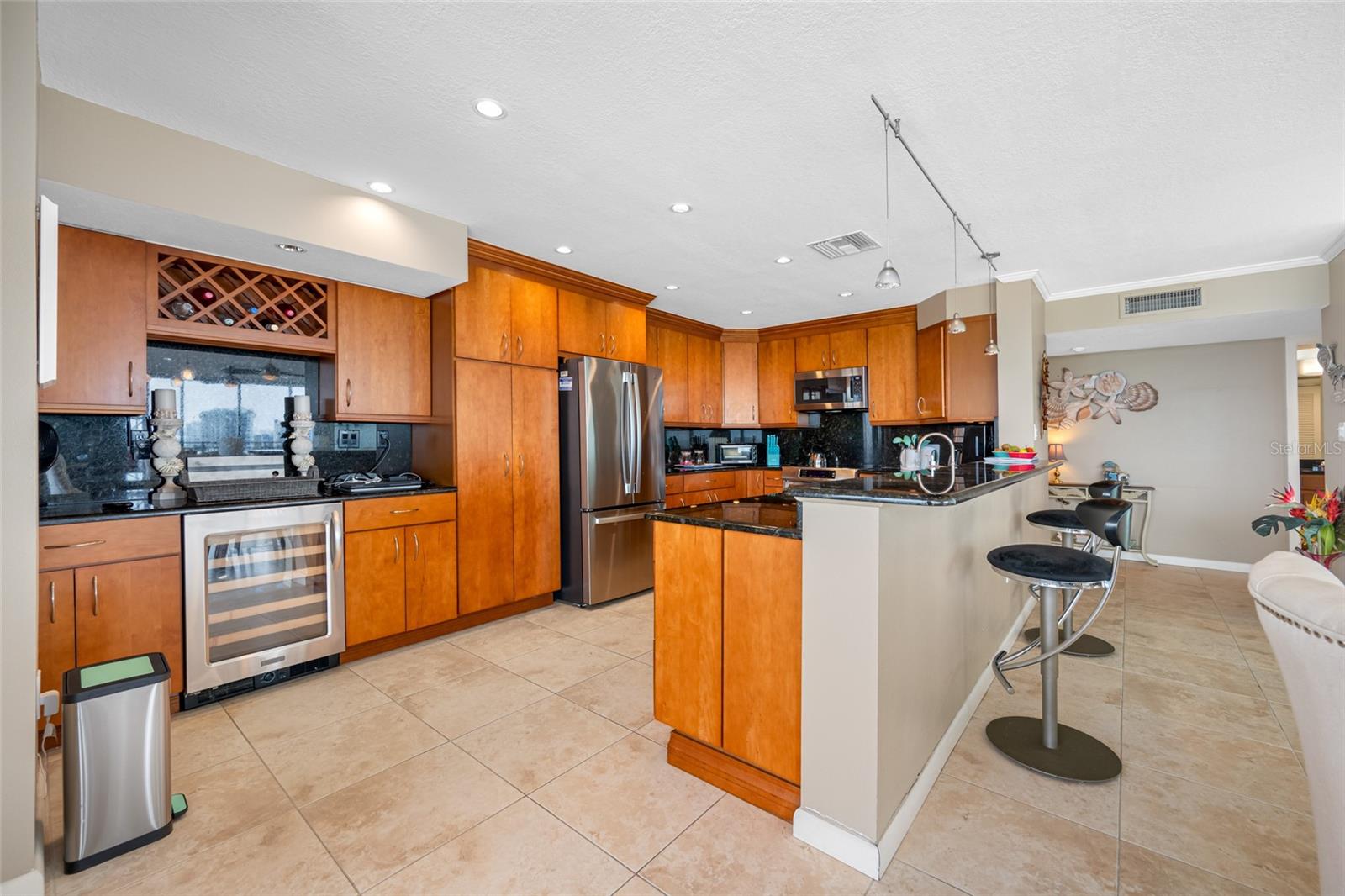 MANSIONS BY THE SEA CONDO - Residential