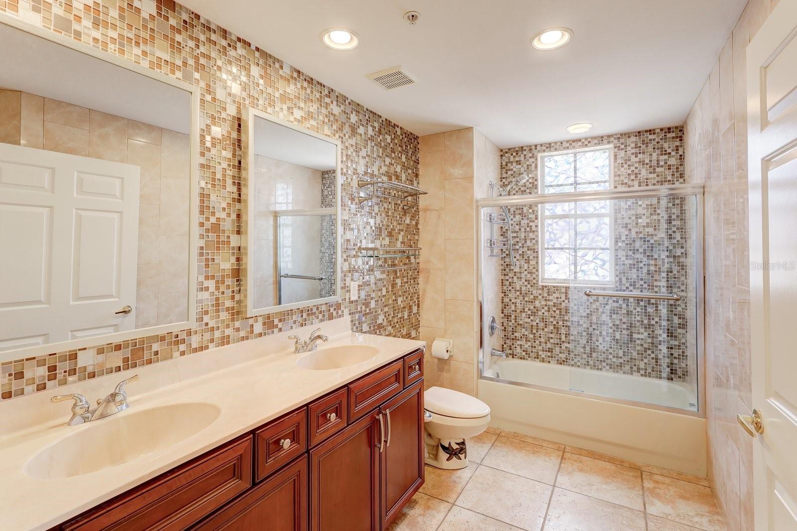 VIZCAYA HEIGHTS CONDO OR 6575 1315 - Residential