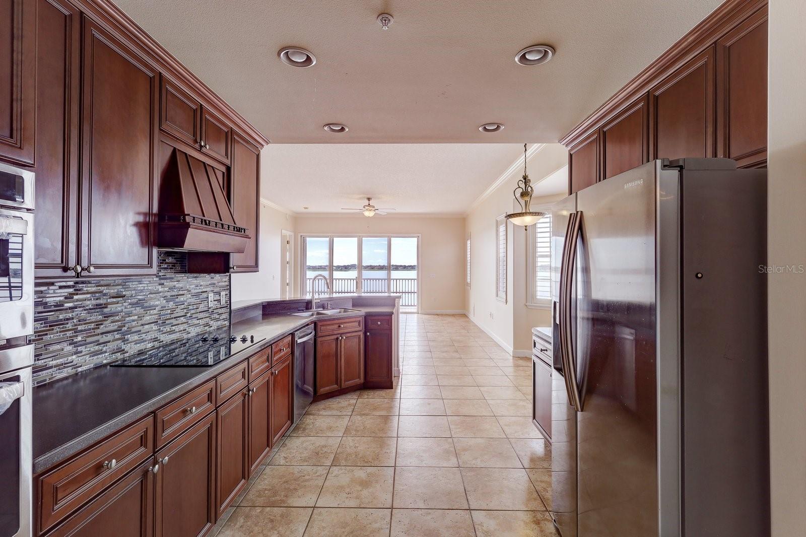 VIZCAYA HEIGHTS CONDO OR 6575 1315 - Residential