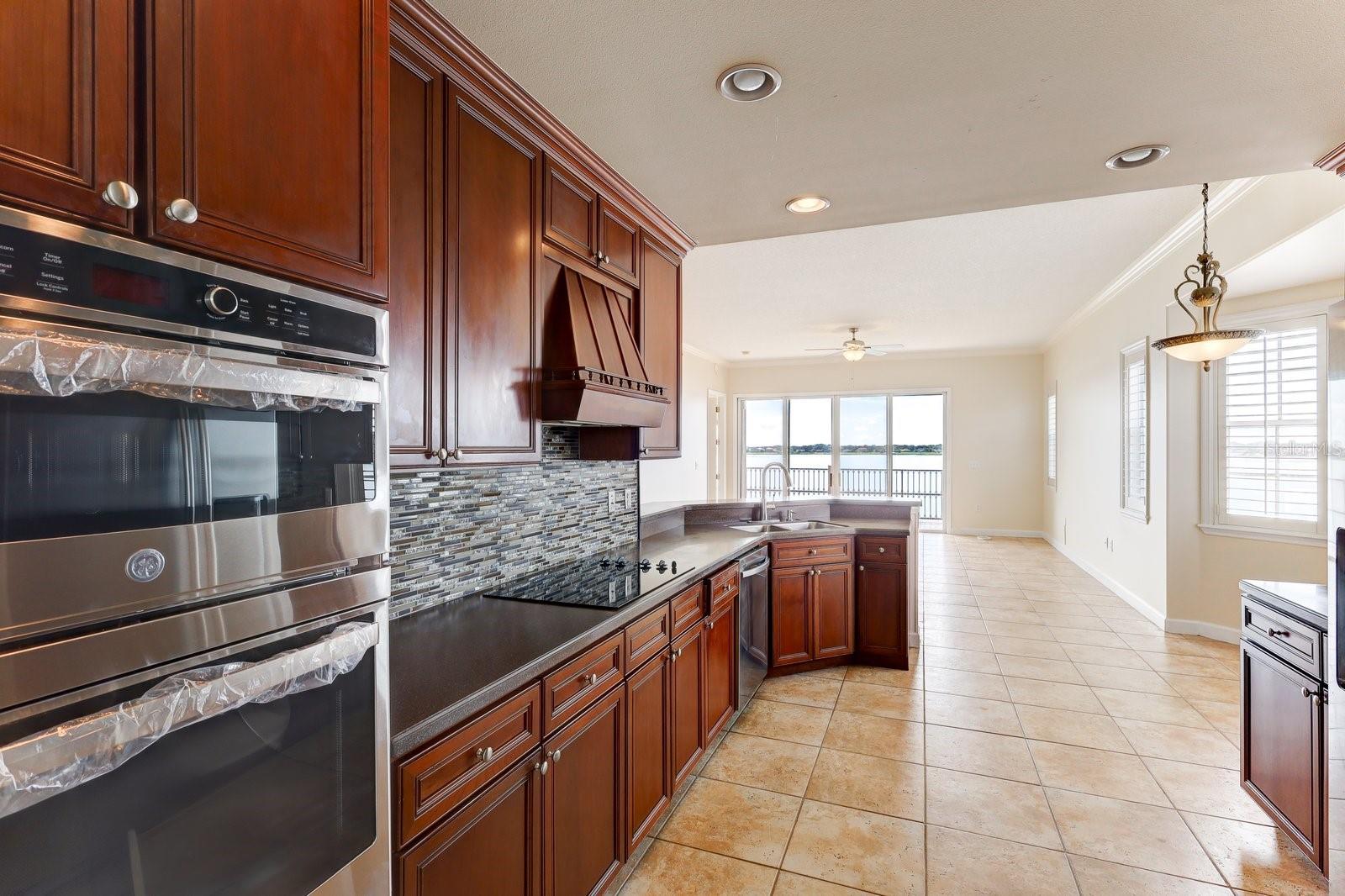 VIZCAYA HEIGHTS CONDO OR 6575 1315 - Residential