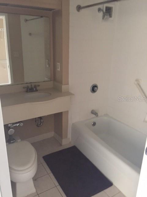 METROPOLITAN/LK EOLA - Residential Lease