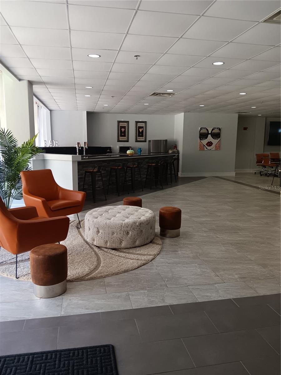 METROPOLITAN/LK EOLA - Residential Lease