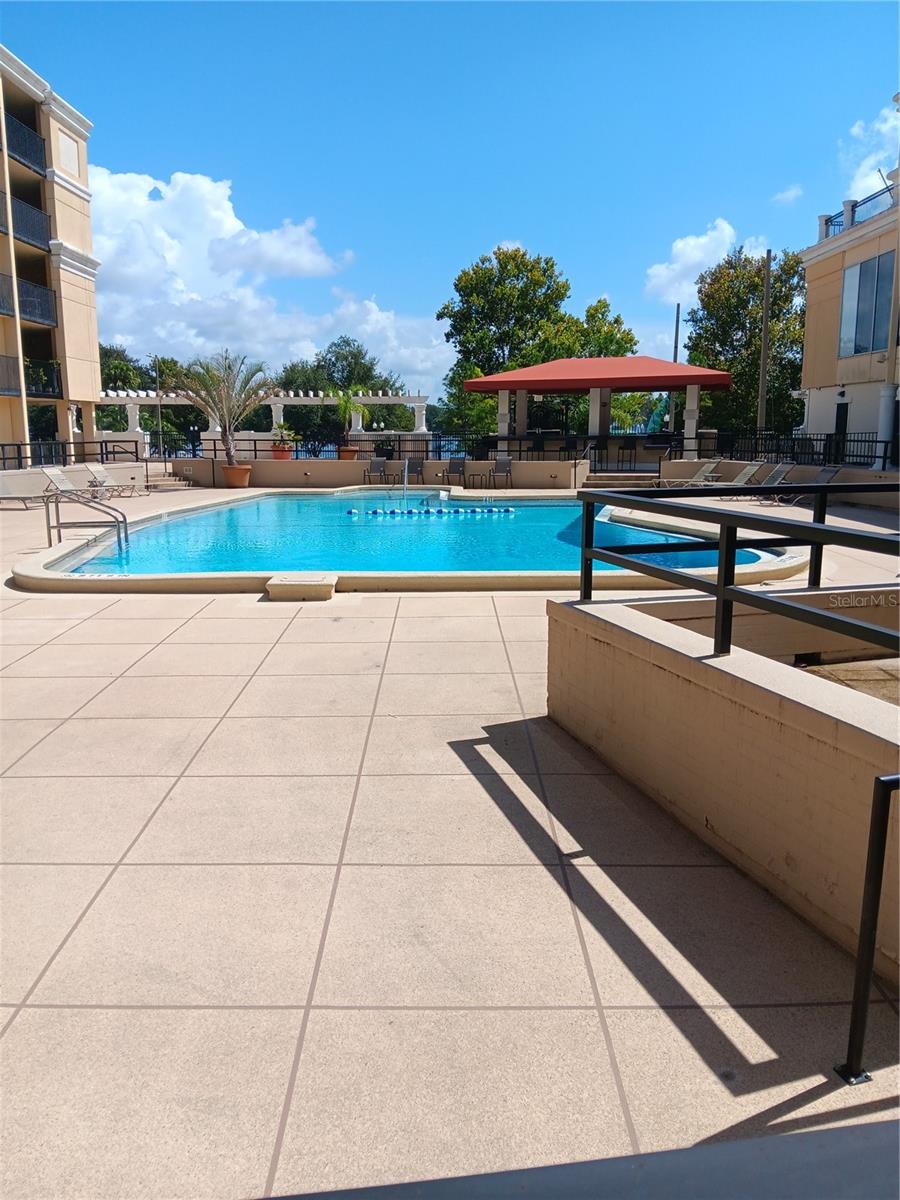 METROPOLITAN/LK EOLA - Residential Lease