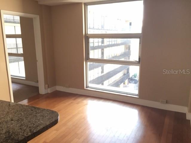 METROPOLITAN/LK EOLA - Residential Lease