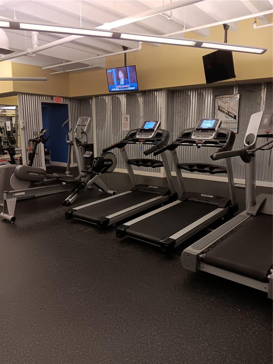 METROPOLITAN/LK EOLA - Residential Lease