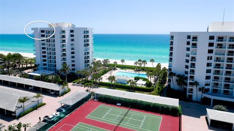 A home in LONGBOAT KEY