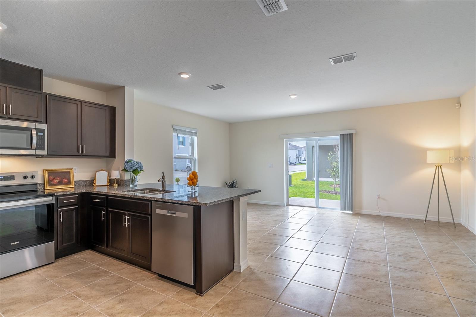 BRENTWOOD TWNHMS PH 1 - Residential