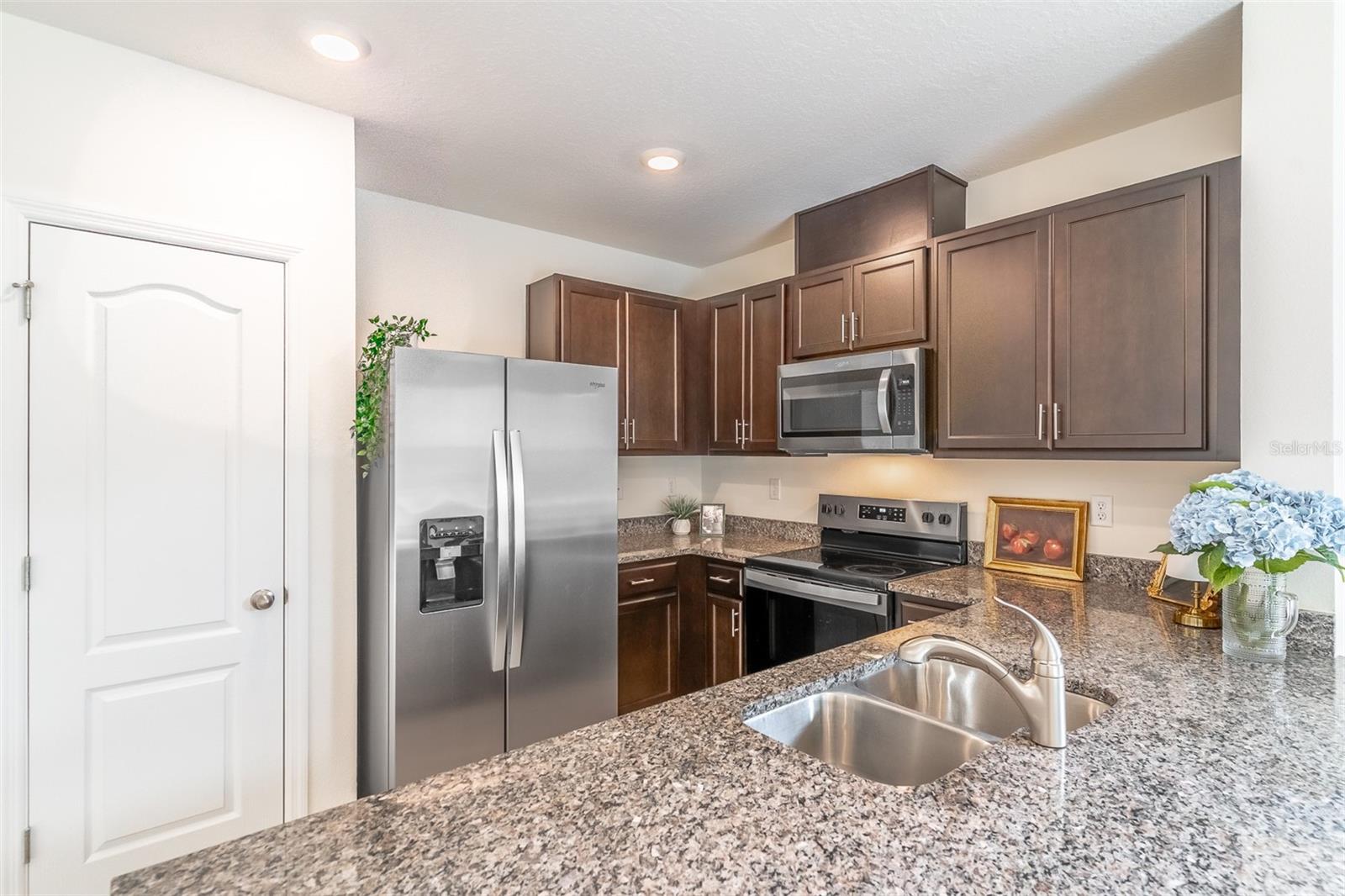 BRENTWOOD TWNHMS PH 1 - Residential