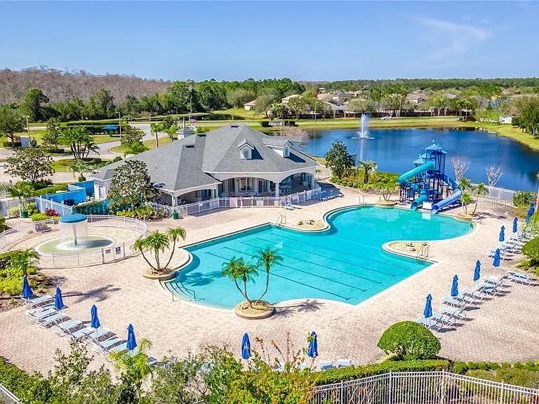 2204 HAMMOCK MOSS DRIVE