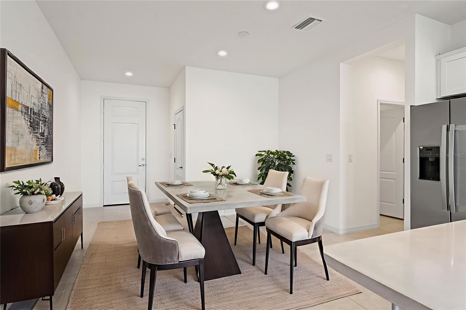 2262 WASHINGTON PALM COURT