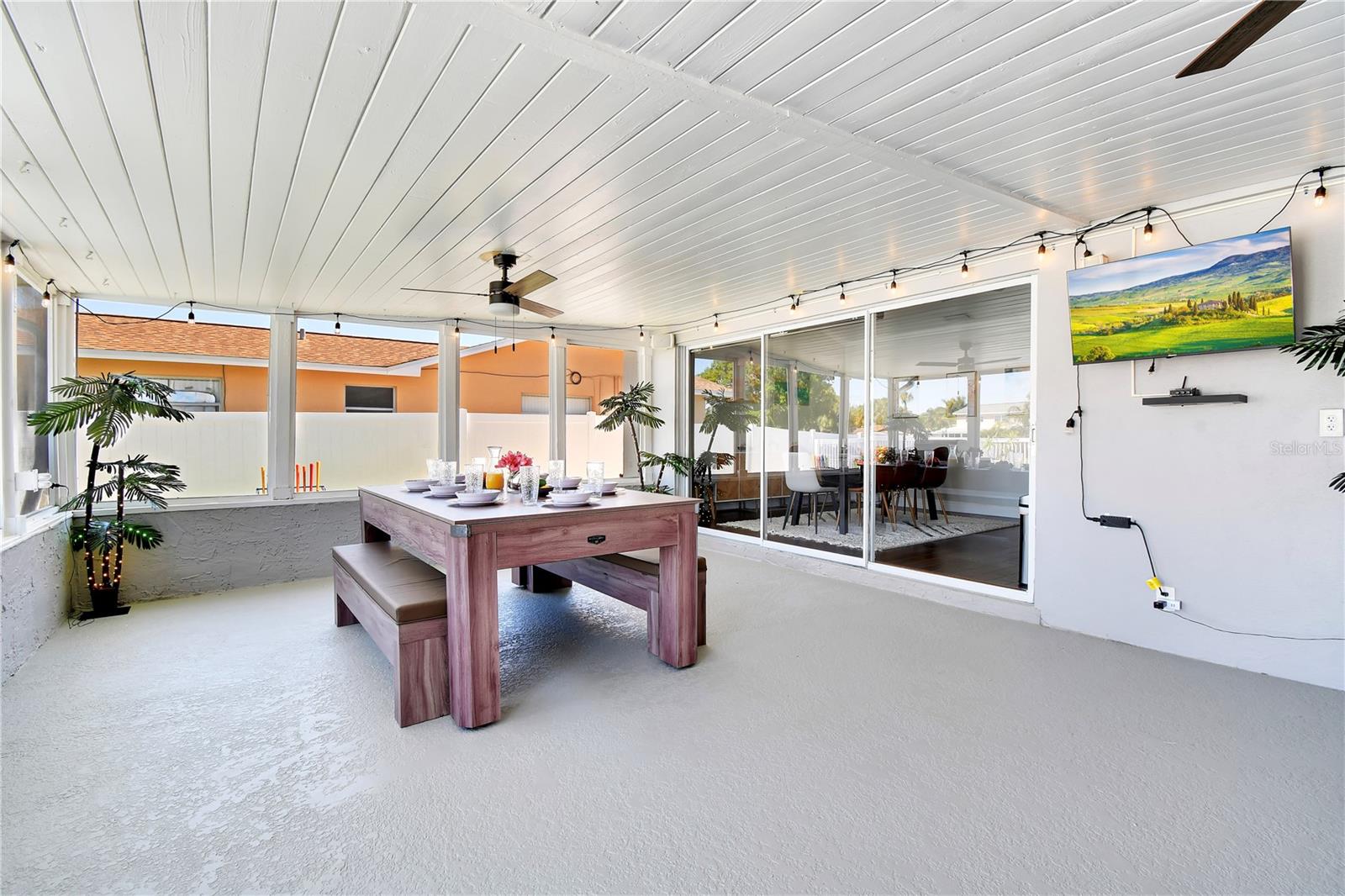 TAMPA SHORES UNIT 7 - Residential