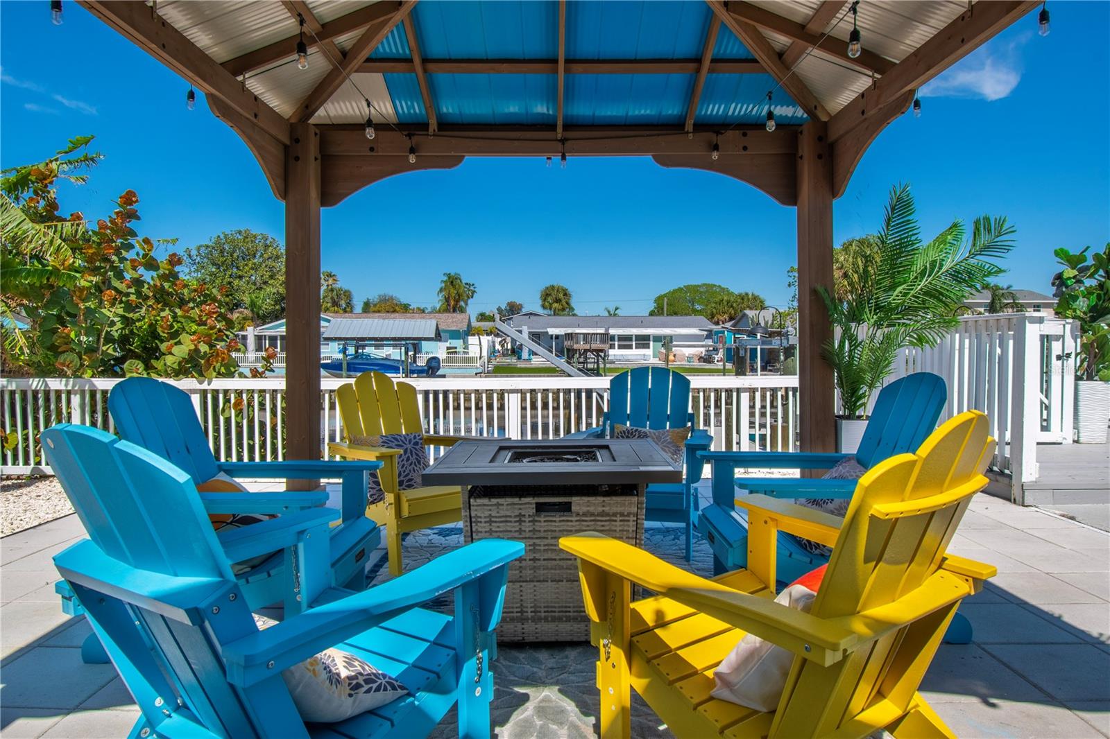 TAMPA SHORES UNIT 7 - Residential