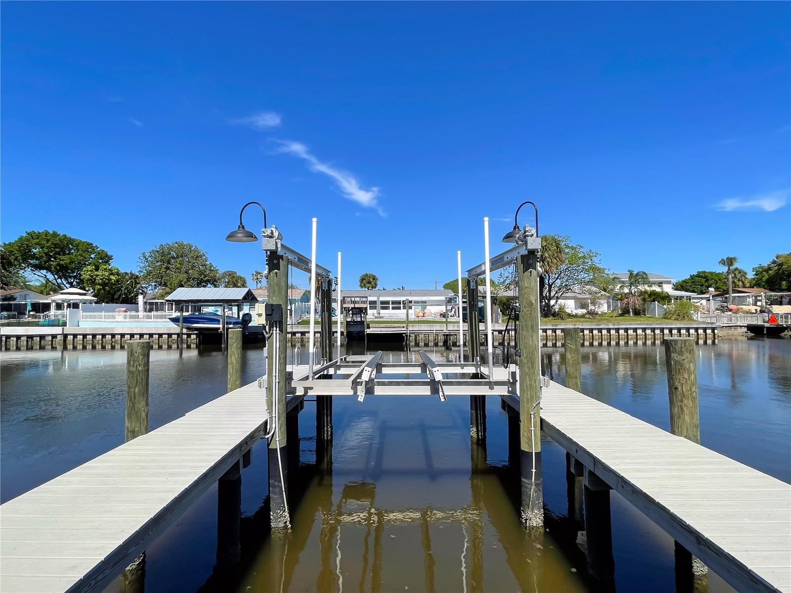 TAMPA SHORES UNIT 7 - Residential