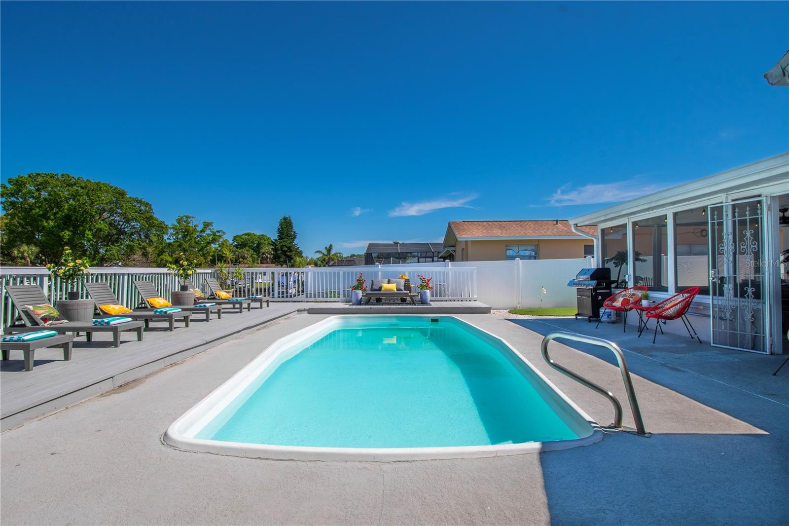 TAMPA SHORES UNIT 7 - Residential