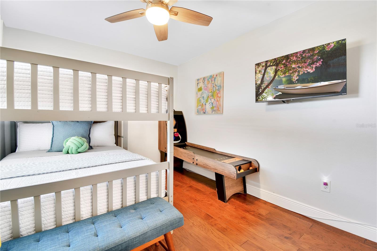 TAMPA SHORES UNIT 7 - Residential