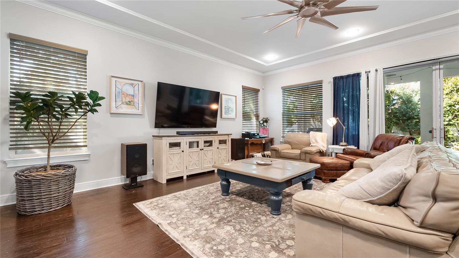 QUEENS CLUB - Residential